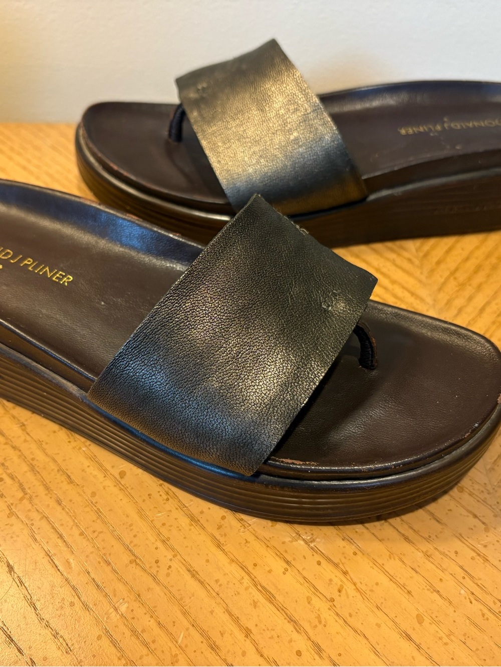 Donald J PLINER FiFi platform sandal bronze metallic leather size 6.5 - Picture 4 of 8